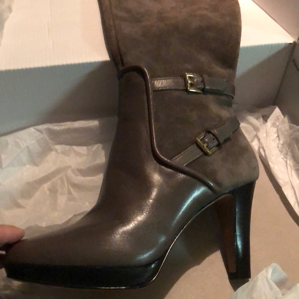 Boots - Picture 2 of 5